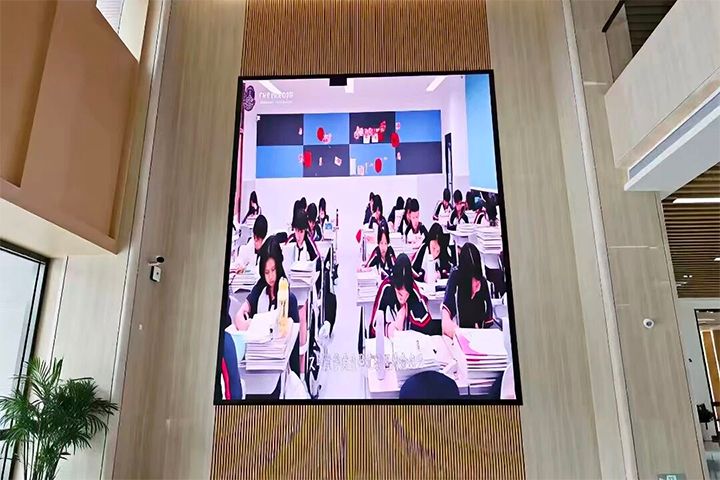 ���ݻ���ѧУ