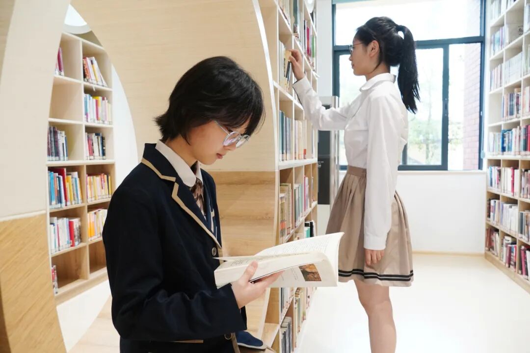 2025AP喜報 | 華美國際部最強AP學霸天團榮耀出道!