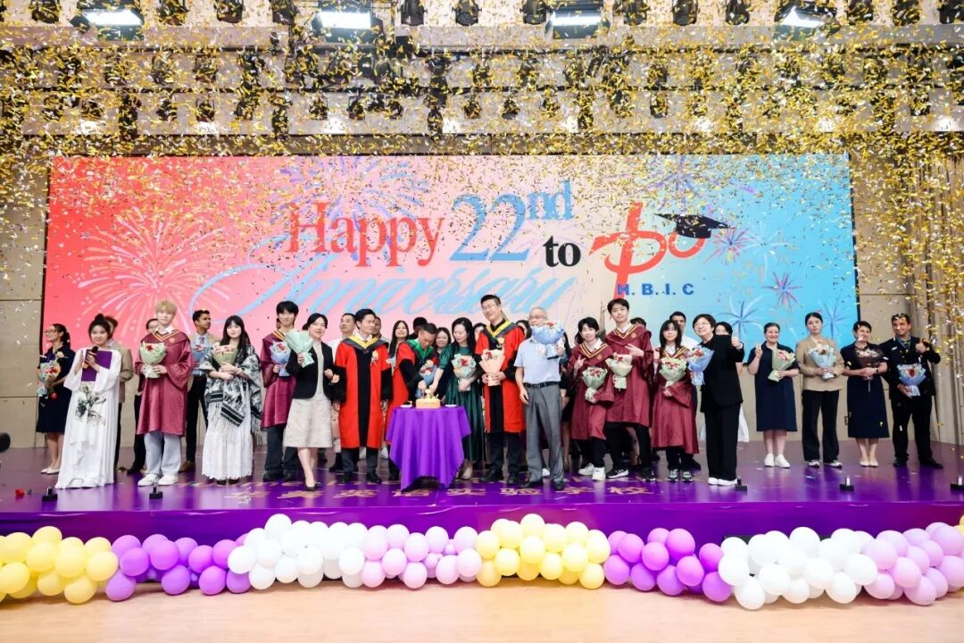 2025AP喜報 | 華美國際部最強AP學霸天團榮耀出道!