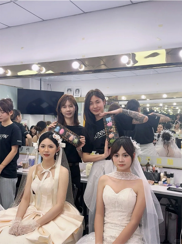 深圳化妆培训08.jpg 深圳化妆培训08.jpg