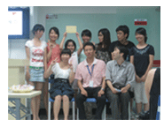 立派国际语言中心师生留影